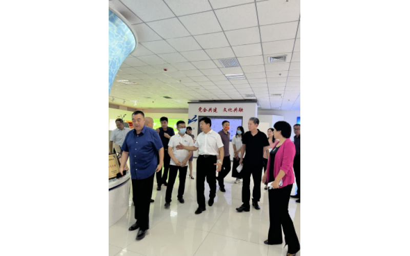 唐山市政協(xié)副主席、黨組成員董學(xué)忠一行來(lái)我公司調(diào)研視察